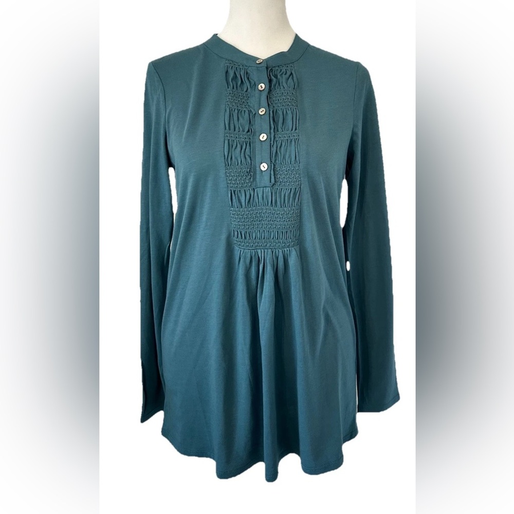 J Jill Smocked Henley Neckline Green Long Sleeve Tunic Top XS Petite NWT